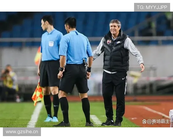 上港签下新锋霸?申花球迷心痛质问:我们引援策略是否错了?! 上港签下新锋霸?申花球迷心痛质问:我们引援策略是否错了?!