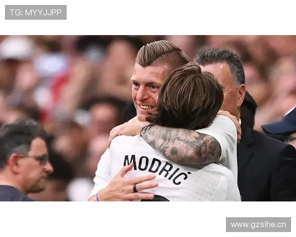 巴尔韦德与托尼·克罗斯：全能工兵 vs 节拍器大师的风格与技术差异解析