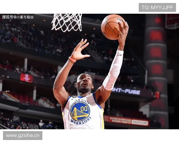 安德鲁·威金斯关键挡拆创造错位显著提升勇士攻防效率