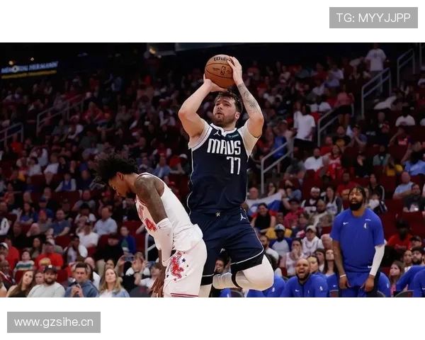 欧文靠挡拆与无球单打提升关键回合效率胜过东契奇